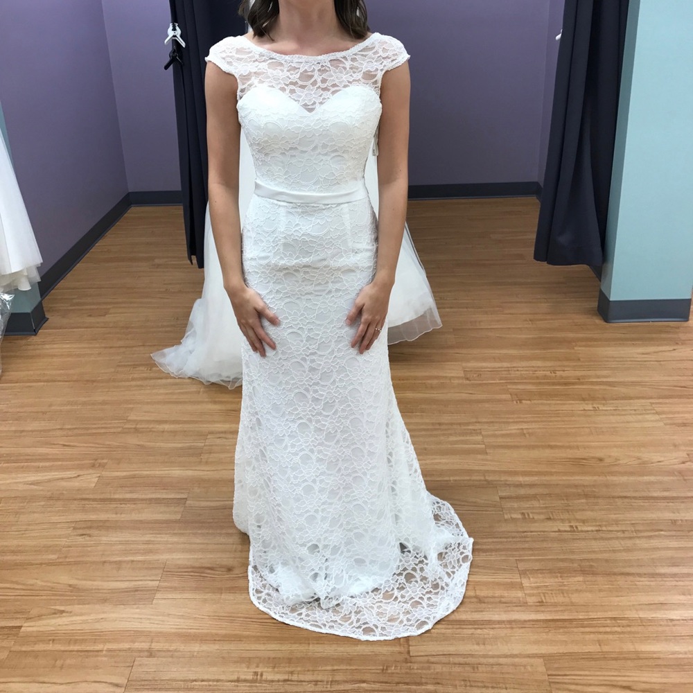 NWOT Lace Wedding Dress